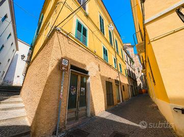 MONOLOCALE A CHIETI