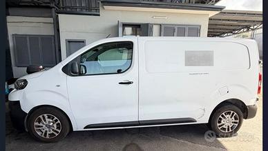Magnifico Furgone Peugeot Expert Anno 2019