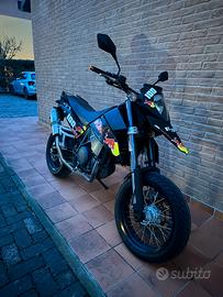 KTM 690 da riparare