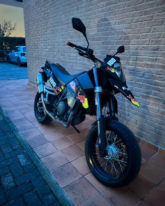 KTM 690 da riparare