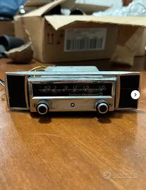 Autoradio vintage completo di plancia