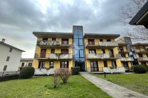 4 LOCALI A ALBANO SANT'ALESSANDRO