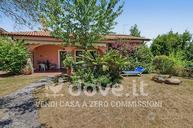 Villa di 267 m² con più di 5 locali a Bracciano