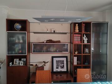 Parete attrezzata in legno ciliegio