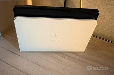 NINTENDO SWITCH OLED BIANCA