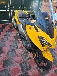 Yamaha Tmax 560
