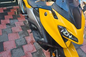 Yamaha Tmax 560