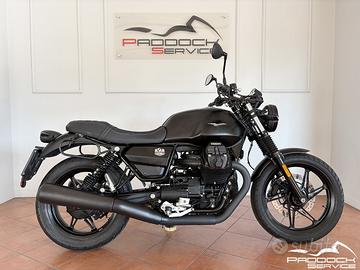 Moto Guzzi V7 IV Stone 2021 SOLO 7.818 km DA 107 E