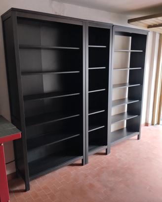 libreria in tre pezzi in legno .