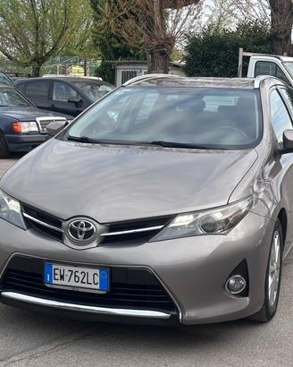 Toyota Auris Touring Sports 1.4 D-4D Lounge
