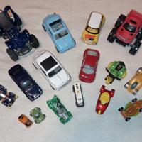 Lotto macchinine e moto 