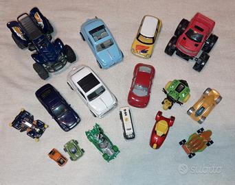 Lotto macchinine e moto 