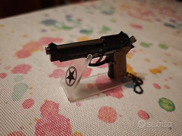 pistola portachiavi in metallo beretta 92F