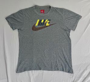 T-Shirt Nike Vintage Grafica Swoosh