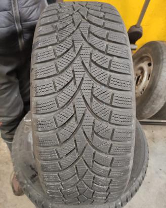 4 Pneumatici TOYO 205/55 R16 – Modello OB5944
