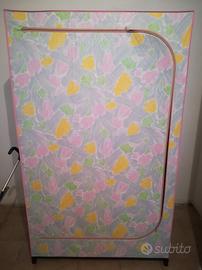 armadio tela colorata