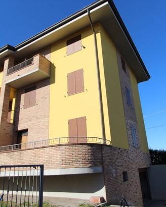 Villa di 350 m² con più di 5 locali e box auto a M