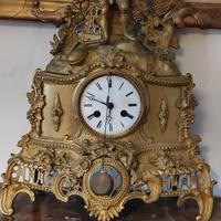 Orologio antico a pendolo 