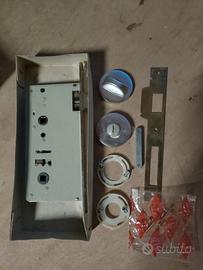 Serratura Welka doppio quadro per bagni wc