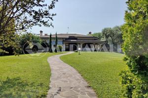 Villa a Azzano Decimo
