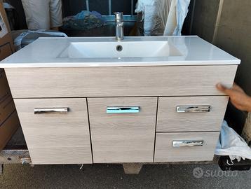 Lavandino bagno sospeso