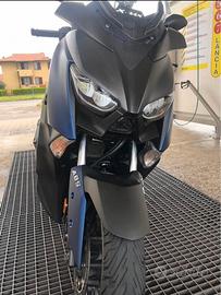 Yamaha x-max 400
