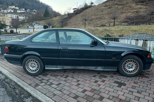 BMW E36 320i