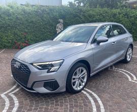 AUDI A3 Sportback SPB 35 TDI S tronic Identity 