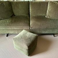 Saba divano modello Voyage + Pouff.