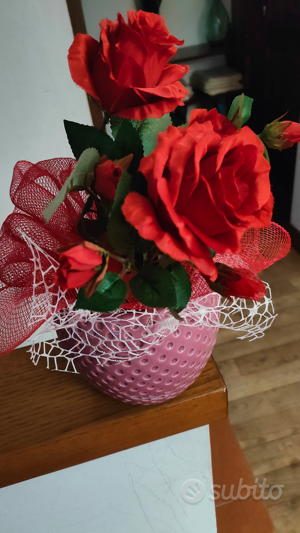 Rose rosse finte in vaso rosa - Arredamento e Casalinghi In