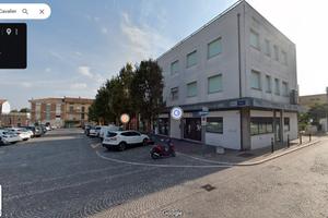 Locale commerciale 230m2 in Piazza a Calcinelli