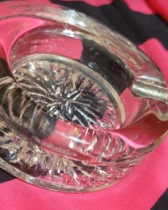 posacenere space age arnolfo di cambio fotocromico