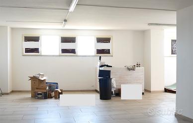 Ufficio con ascensore