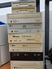 Vecchi lettori CD e floppy disk - vintage