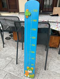 Metro in legno per misirare altezza dei bambini