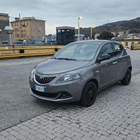 AUTOFAX – LANCIA YPSILON 1.0 HYBRID – 20.000 KM – 