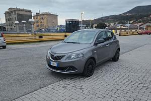 AUTOFAX – LANCIA YPSILON 1.0 HYBRID – 20.000 KM – 