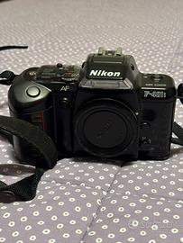 Macchina analogica Nikon F-401s