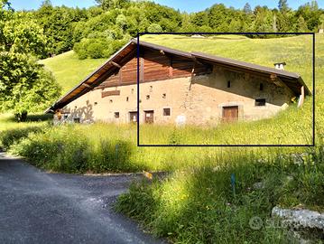 Metà rustico rurale con deposito a Lodra (TN)