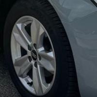 Cerchi in lega più gomme raggio 15