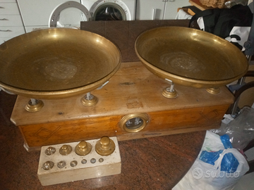 Bilancia tavolo due piatti 25 kg con pesi ottone