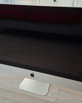 Apple iMac A1311 21,5" con keyboard e mouse