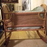culla in rattan e legno 