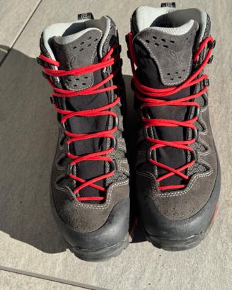 Scarpe da trekking Montura taglia 40,5