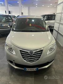 Lancia Ypsilon 1.2 69 CV 5 porte GPL Ecochic Plati