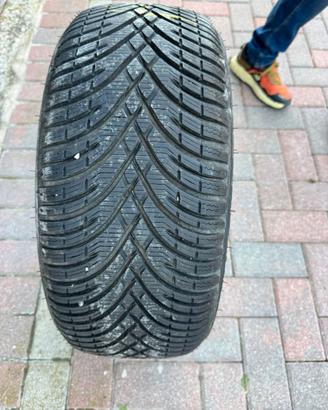 Gomme invernali misura 225 45 R17