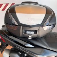 Portapacchi-Piastra-Bauletto-Paravento-Givi