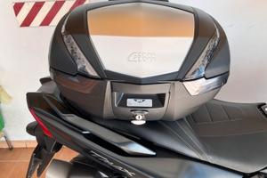 Portapacchi-Piastra-Bauletto-Paravento-Givi