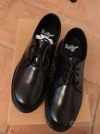 Dr Martens stringate nere tg 41, unisex 