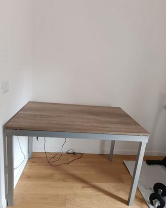 Tavolo allungabile moderno 115→160 cm – come nuovo